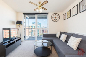 Birmingham City Apartment Skyline Views - Free Parking & Balcony